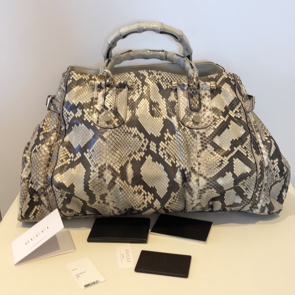 🎉HPx2🎉 100% Authentic Gucci Python Bag with bamboo handles - Picture 2 of 7